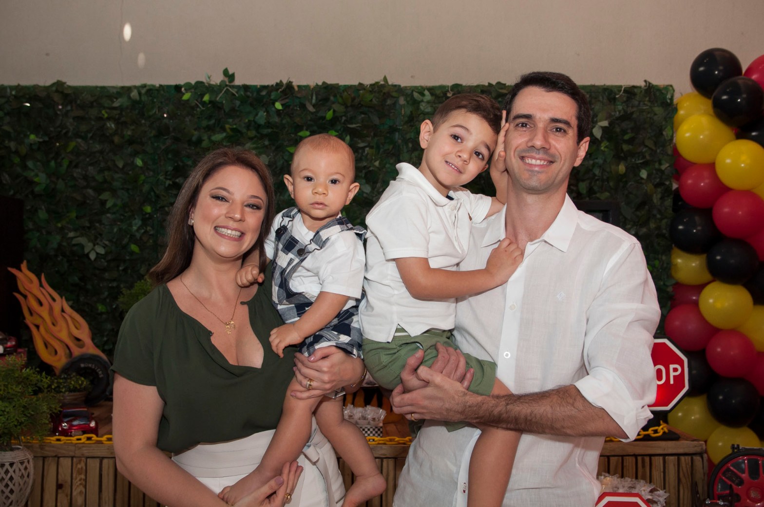 Os 4 anos do Nicholas e o primeiro aninho do&nbsp;Thomas